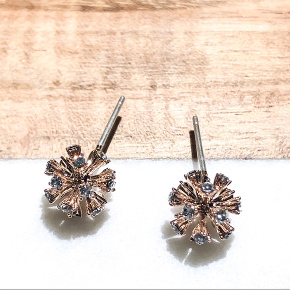 DAINTY  Crystal Studs in Rose gold - Picture 2 of 2